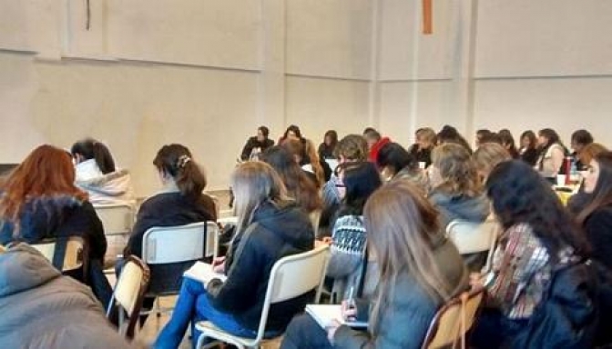 Se reanuda curso de ascenso para docentes