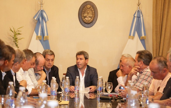 El gobernador Uñac recibió la visita de productores