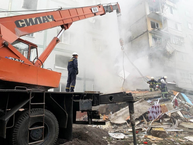 Ataques de Rusia matan a 12 personas en ciudad de Ucrania tras explosión en puente ruso