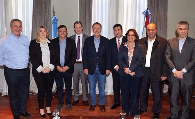 Los gobernadores del PJ se reúnen, unidos por el reclamo de coparticipación