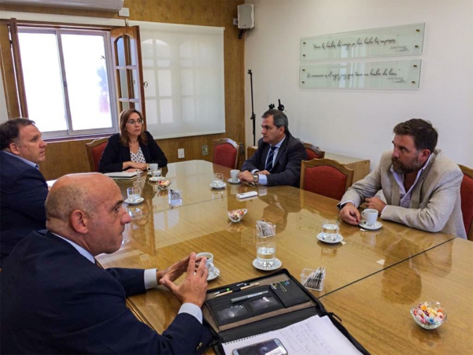Dr. Gustavo Giaccagli, Dr. Javier Vera, Dra. Adriana García Nieto, Dr. Carlos Fernández Collado y Sebastián López.