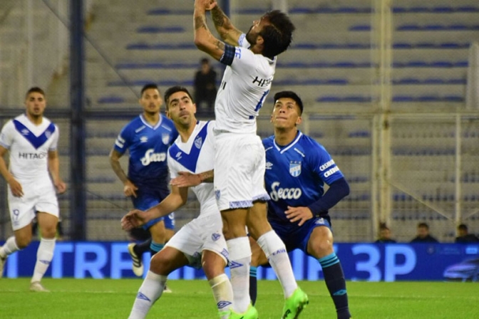 Vélez superó por 2 a 0 a Atlético de Tucumán en Liniers