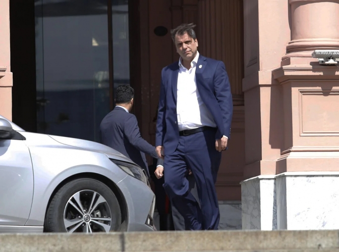 Catalán afirma que hay fondos disponibles para reimprimir las boletas de La Libertad Avanza