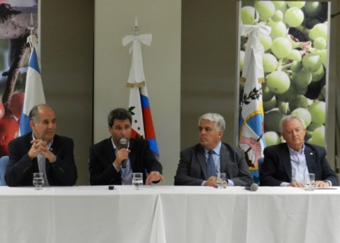 Dillon y Uñac encabezaron los festejos del 10° aniversario del Centro Regional
