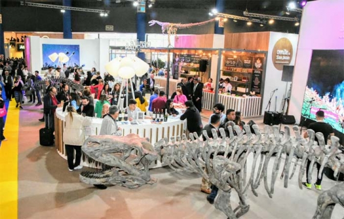 Emprendedores y prestadores turísticos se lucen en FIT
