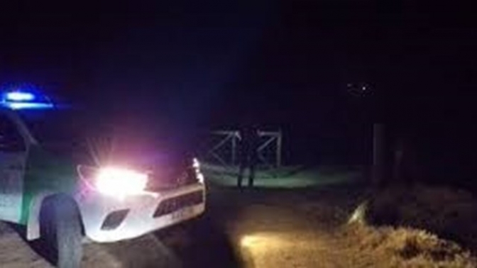 Hallan muertos a un nene de dos años y su padre policía y se investiga un crimen seguido de suicidio