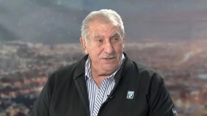 Alfredo Avelín: “Es necesario volver a clavar las banderas nacionales y federales en el Congreso”