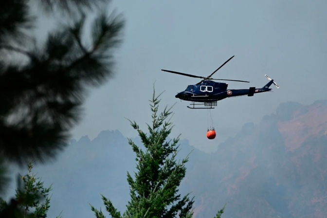 Tragedia en San Juan: siete personas murieron tras la ca&iacute;da de un helic&oacute;ptero que iba a combatir incendios forestales