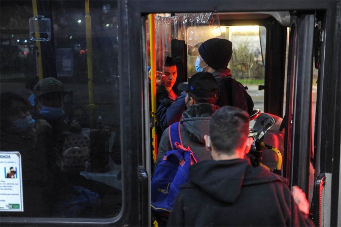 Tras el fastidio de pasajeros, el Ministerio de Transporte recibirá a las cámaras por subsidios