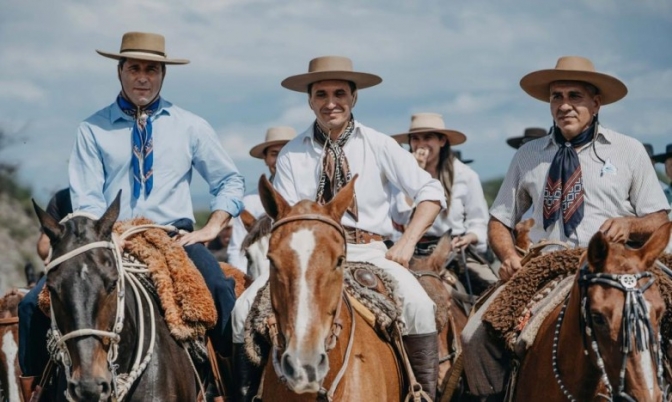 Con más de 5300 jinetes, la Cabalgata de la Fe llegó a la Difunta Correa