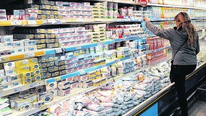 Precios de lácteos suben 40% y el consumo cae a niveles de 2002