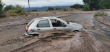 LA CRECIENTE SE LLEVÓ UN AUTO EN VALLE FERTIL