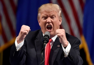 Trump compara a los inmigrantes con serpientes traicioneras