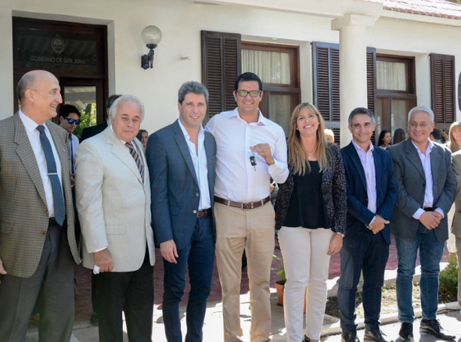 Entregaron diez movilidades para hospitales y centros de Salud de zonas alejadas