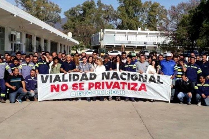 Trabajadores de vialidad nacional se manifiestan contra la privatización del organismo