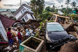 Asciende a 252 la cifra de muertos por el sismo de ayer en la isla de Java